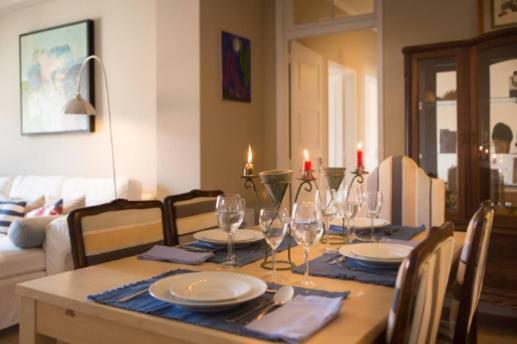 Peaceful Top Floor Apt W Balconies - Cambridge Right - Ac 푼샬 외부 사진