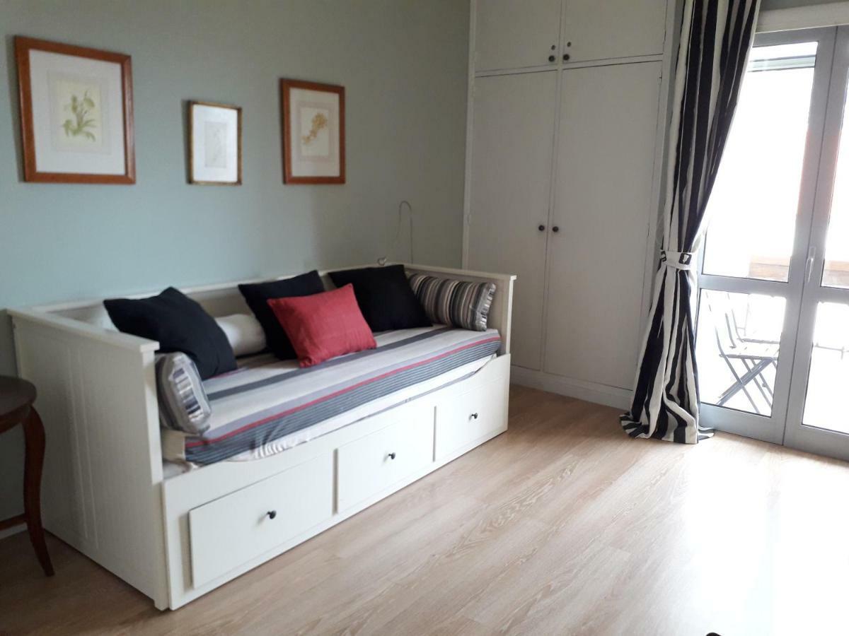 Peaceful Top Floor Apt W Balconies - Cambridge Right - Ac 푼샬 외부 사진