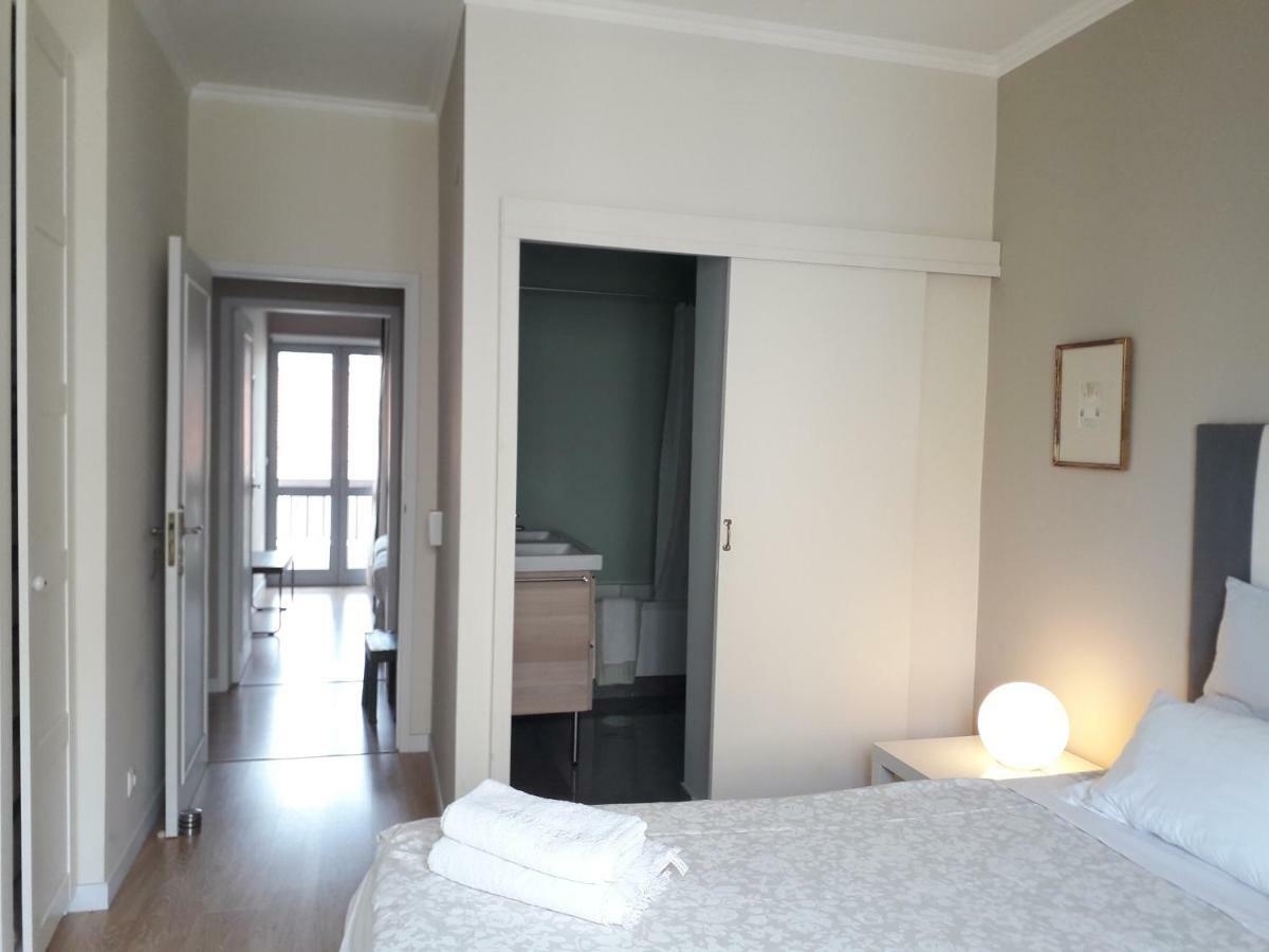 Peaceful Top Floor Apt W Balconies - Cambridge Right - Ac 푼샬 외부 사진