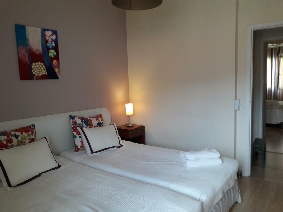 Peaceful Top Floor Apt W Balconies - Cambridge Right - Ac 푼샬 외부 사진