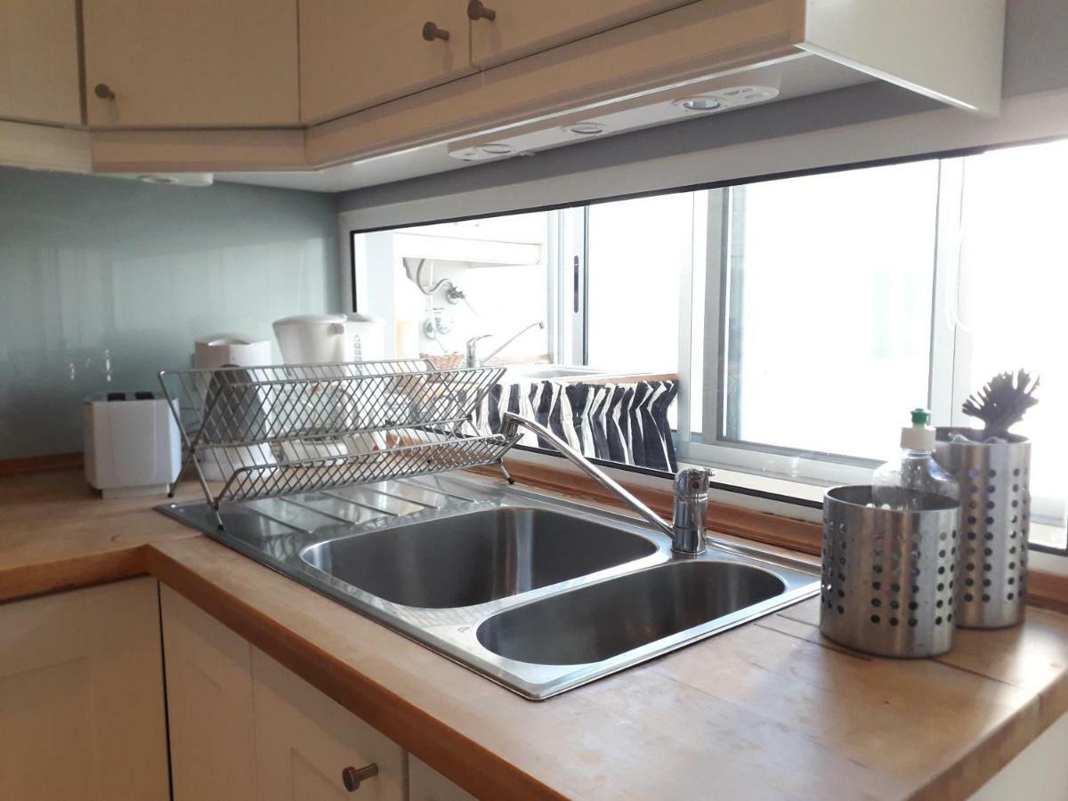 Peaceful Top Floor Apt W Balconies - Cambridge Right - Ac 푼샬 외부 사진