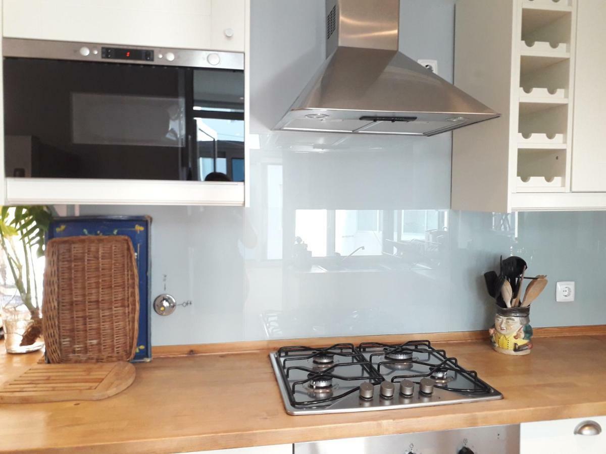 Peaceful Top Floor Apt W Balconies - Cambridge Right - Ac 푼샬 외부 사진
